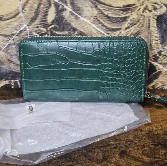 Green Croc-Embossed Zip Wallet - Picture 2 of 5